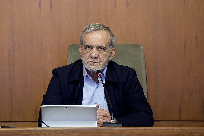 伊朗总统：持续推进海上封锁的行为不可容忍