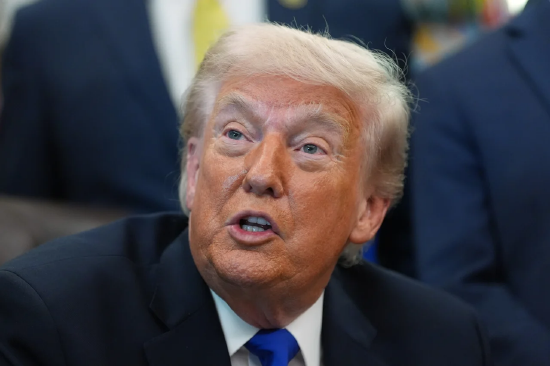 特朗普称将取消部分威士忌关税 以致敬英国国王和王后