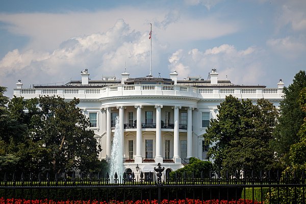 白宫称美国与伊朗的会谈仍将按计划进行