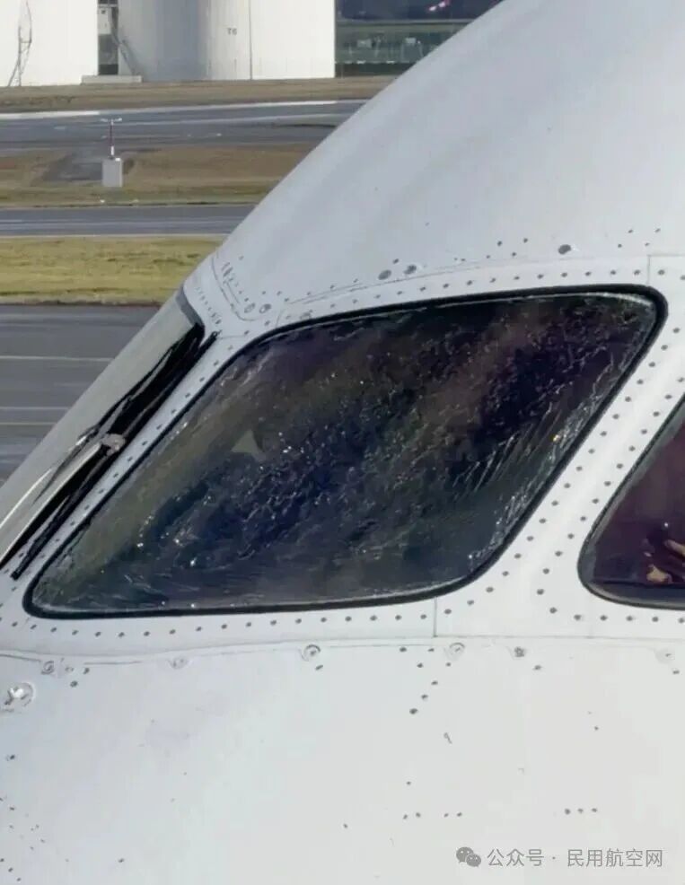 驾驶舱风挡破裂紧急返航，海航致歉