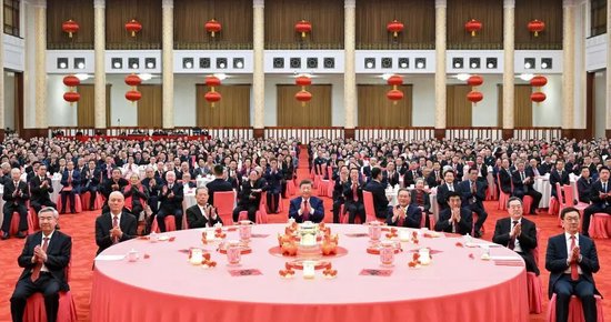 春节团拜会上的一个特别细节