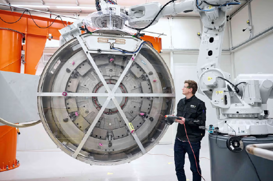 发动机部门收入强劲，梅尔罗斯工业实现税前利润扭亏