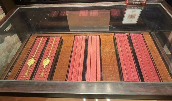 老铺黄金涨价！克均价逼近3000元