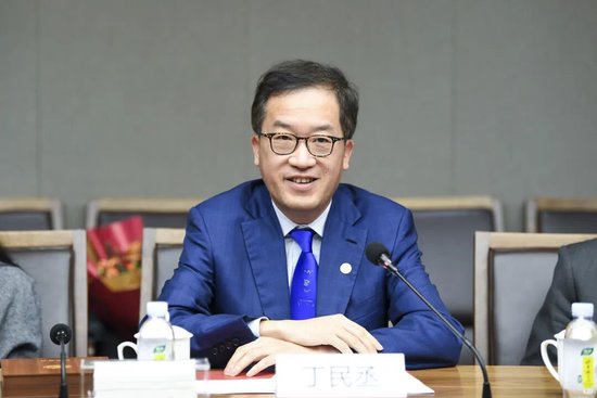 丁民丞学长，受聘为上海交大校董！