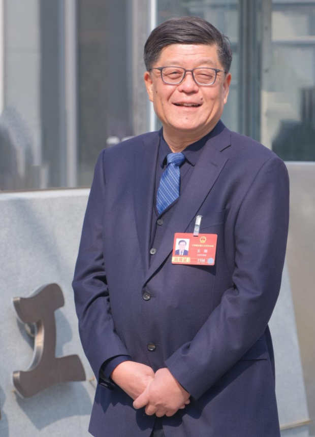 全国人大代表王刚:建议加快钙钛矿光伏技术研发 构筑行业新护城河