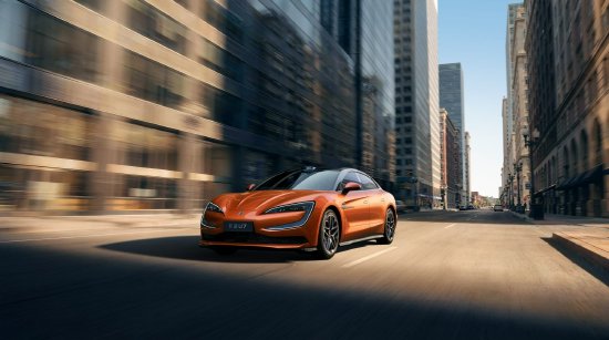 仰望2026款旗舰矩阵联袂上市,重塑高端出行体验 续航、操控、舒适全面进阶,仰望2026款旗舰车型重磅上市