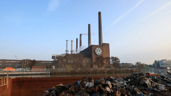 受关税与中国竞争冲击 大众汽车2025年利润腰斩 预警今年经营艰难