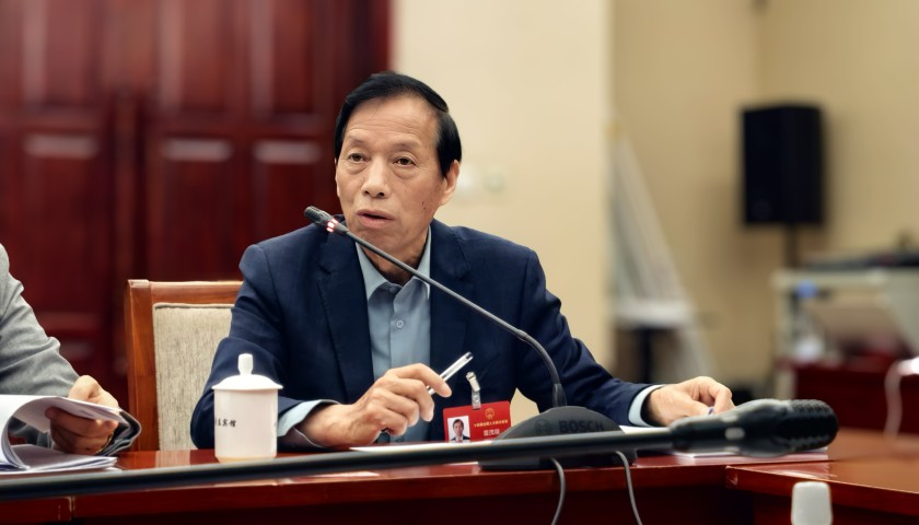 全国人大代表雷茂端：建议将70周岁以上农民的养老金用3年时间逐步提高至每月500元