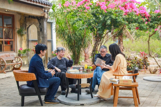 跟着余华、苏童、李光洁去骑行！《一个文学的午后》走进三亚大茅远洋生态村