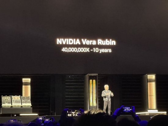 黄仁勋：Blackwell和Rubin今明两年订单万亿美元