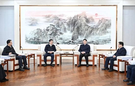 进出口银行董事长陈怀宇与辽宁省委书记许昆林、省长王新伟举行会谈