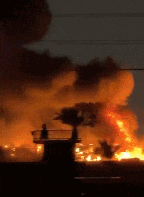 美国使馆设施连续遭6次袭击，现场燃起大火！伊朗称同时打击5处美军基地，特朗普：可以对话，但我不想停火