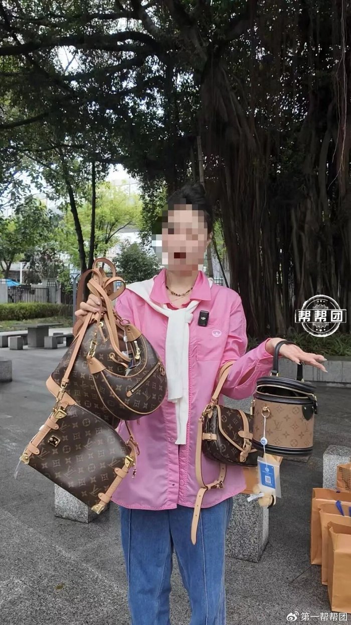 送检4个LV包均为假！消费者：都是在专柜买的，LV专柜回应