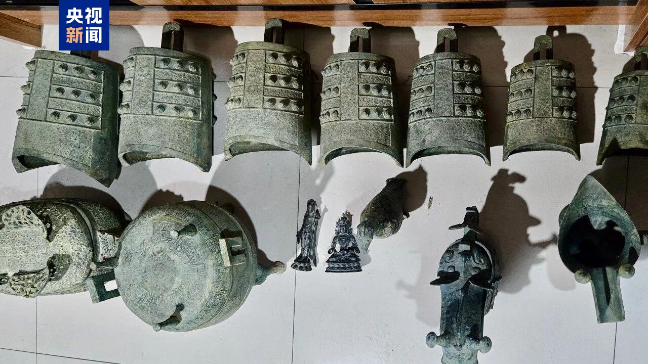 山西临汾公安破获一起倒卖文物案 涉案文物350余件