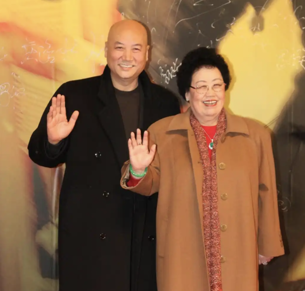 “猪八戒”马德华将送别陈丽华：大姐非常好非常有爱心，各方面都非常优秀，她为紫檀事业作出很大贡献，她的离去让我们很悲痛