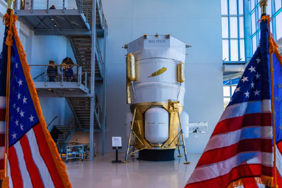 贝索斯与马斯克的太空竞赛持续升温