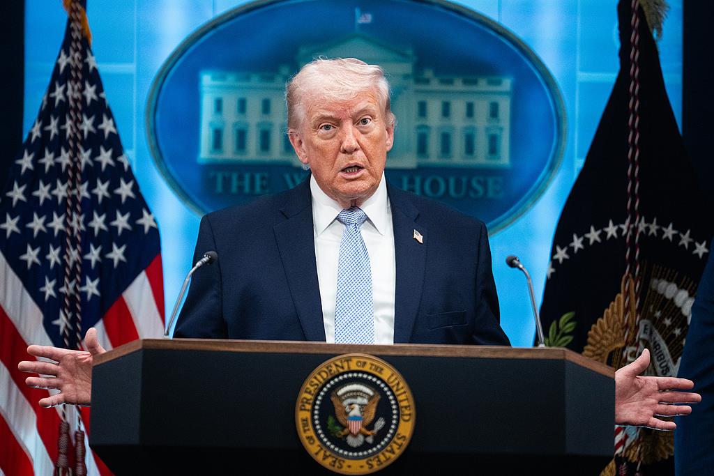 特朗普称在达成“协议”前不会解除对伊朗的封锁